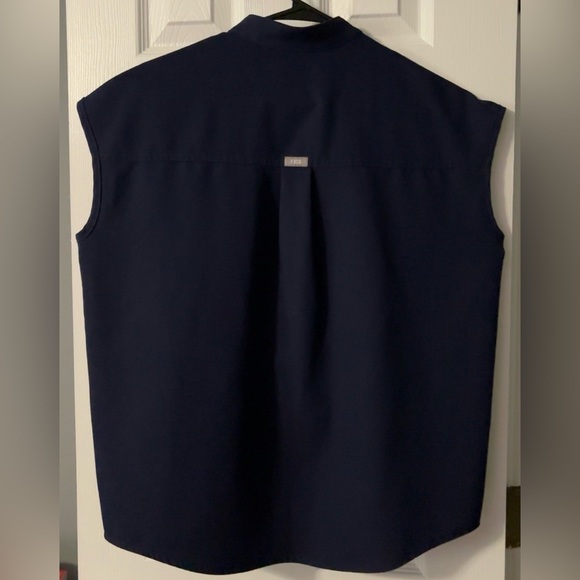 Figs Oversized Rafaela Top - Picture 2 of 2